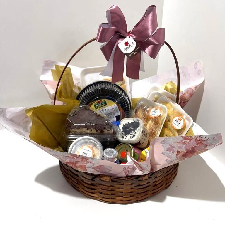 Cesta de Café da manhã com torta