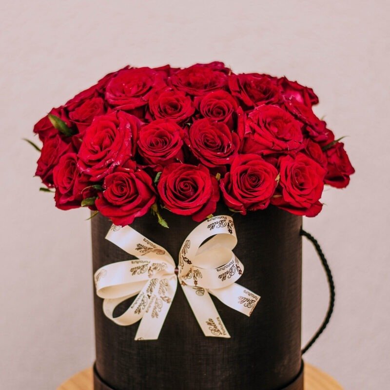 Caixa (G) com 36 rosas